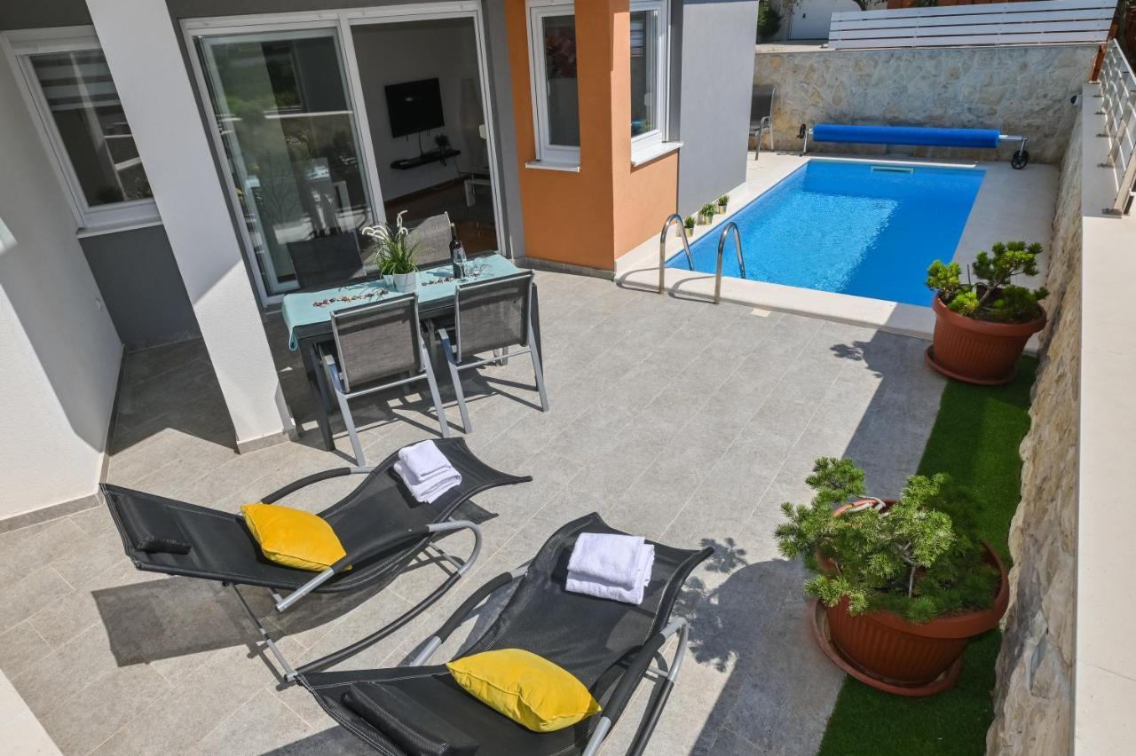 Apartment Funtastic With Private Pool Novalja Exterior foto